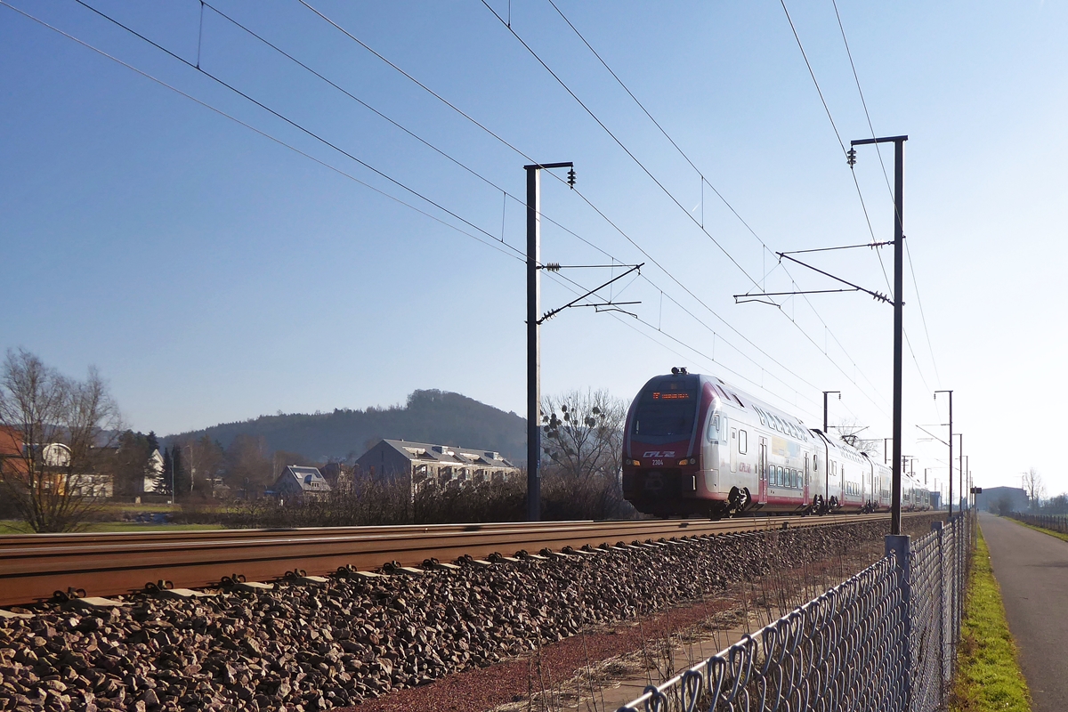 Die luxemburgische Nordstrecke im Gegenlicht in der Nhe von Lintgen. 21.01.2019 (Jeanny)