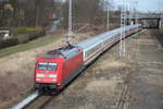 101 095-8 mit IC 2377(Binz-Karlsruhe)bei der Durchfahrt im Haltepunkt Rostock-Kassebohm.10.03.2017