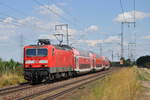 143 637 zog am 26.07.2018 ihre aus 3 Doppelstackwagen bestehende RB75 (28872) nach Wiesbaden Hbf und erreicht in Kürze den Haltepunkt Klein Gerau.