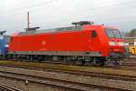   Die 145 039-4 (91 80 6145 039-4 D-DB)  der DB Schenker Rail Deutschland AG steht am 25.12.2014 in Kreuztal im Abstellbereich.