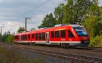 Der Alstom Coradia LINT 41 (Dieseltriebwagen) 648 203 / 703 der DreiLnderBahn als RB 95  Sieg-Dill-Bahn  (Dillenburg-Siegen-Betzdorf/Sieg-Au/Sieg) hat gerade (am 20.08.2013) den Bahnhof Rudersdorf