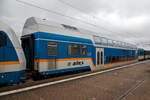 Der „alex“ zweite Klasse Doppelstockwagen der Bauart DBpz, D-DBL 56 80 26-75 602-0, der DBL - Die Länderbahn GmbH, eingereiht in einen RE nach München Hbf, am 17 April 2023 im
