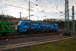 Die Siemens Vectron AC - 193 813-3 „Frankfurt am Main“ (91 80 6193 813-3 D-Rpool) der Railpool GmbH (Mnchen), seit 2022 mit Ganzreklame der DB Netze „Ihr Ziel ist unser Weg“
