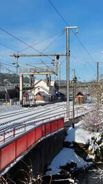 Verschneiter Bahnhof von Clervaux, während der Woche endstation für die Züge aus Richtung Lüttich.