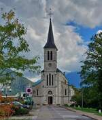 Die Kirche  Saint-Blaise  in Svrier am See von Annec, von der Straenseite aus gesehen. 09.2022