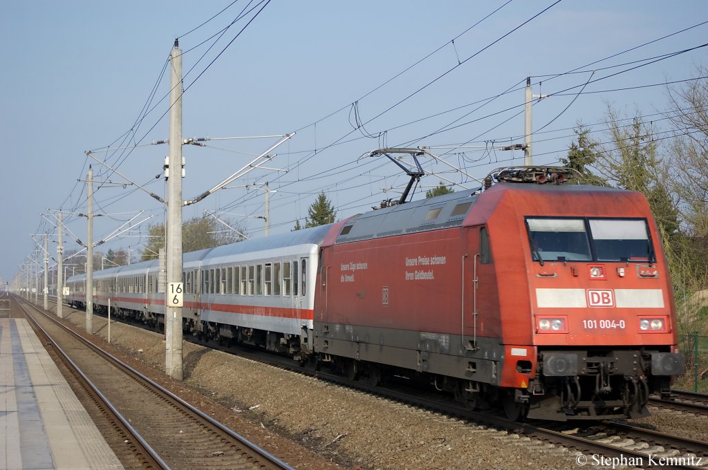 101 004-0 mit dem IC 2241 von Mnster(Westf)Hbf nach Berlin Ostbahnhof in Berlin Staaken. 07.04.2011