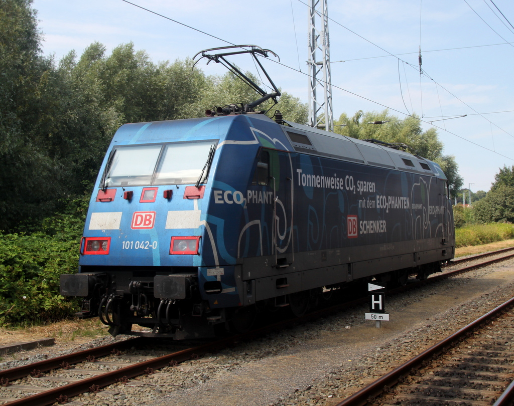 101 042-0 sollte eigentlich Laut Drehscheibe-Online in Kln Deutzerfeld aber am 28.07.2013 war sie in Rostock zu Gast