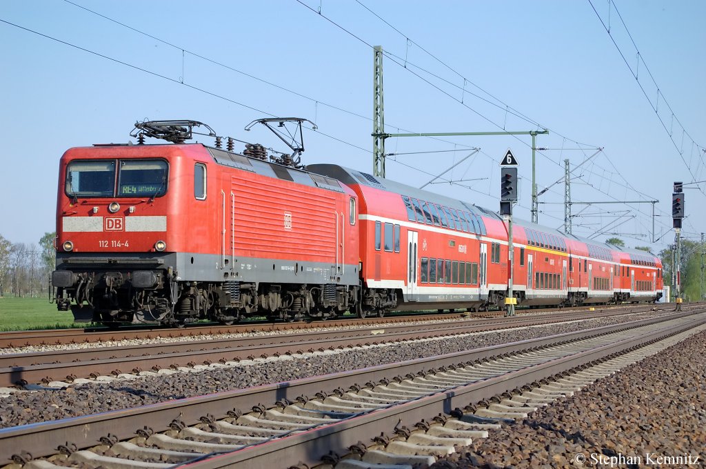 112 114-4 mit dem RE4 (RE 37332) nach Wittenberge in Friesack(Mark). 21.04.2011