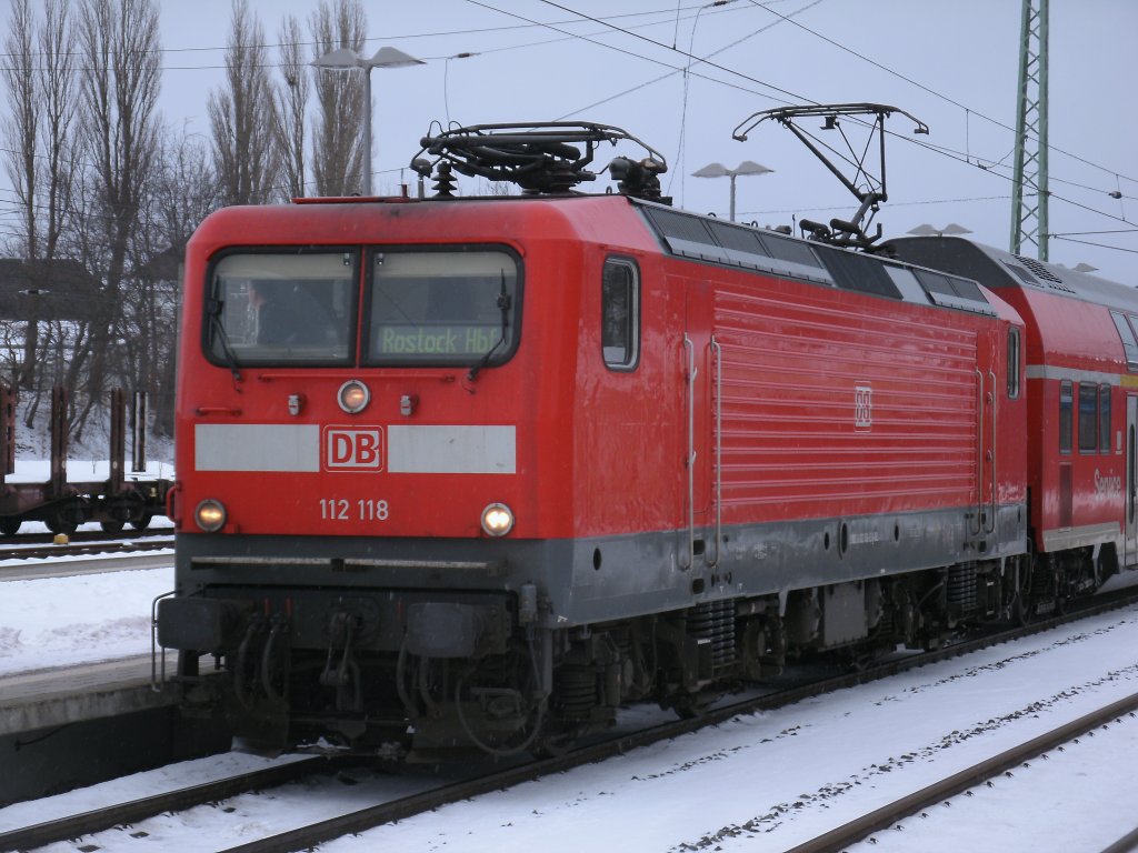 112 118-5 vom Bh Rostock Hbf,am 17.Januar 2013,in Bergen/Rgen.