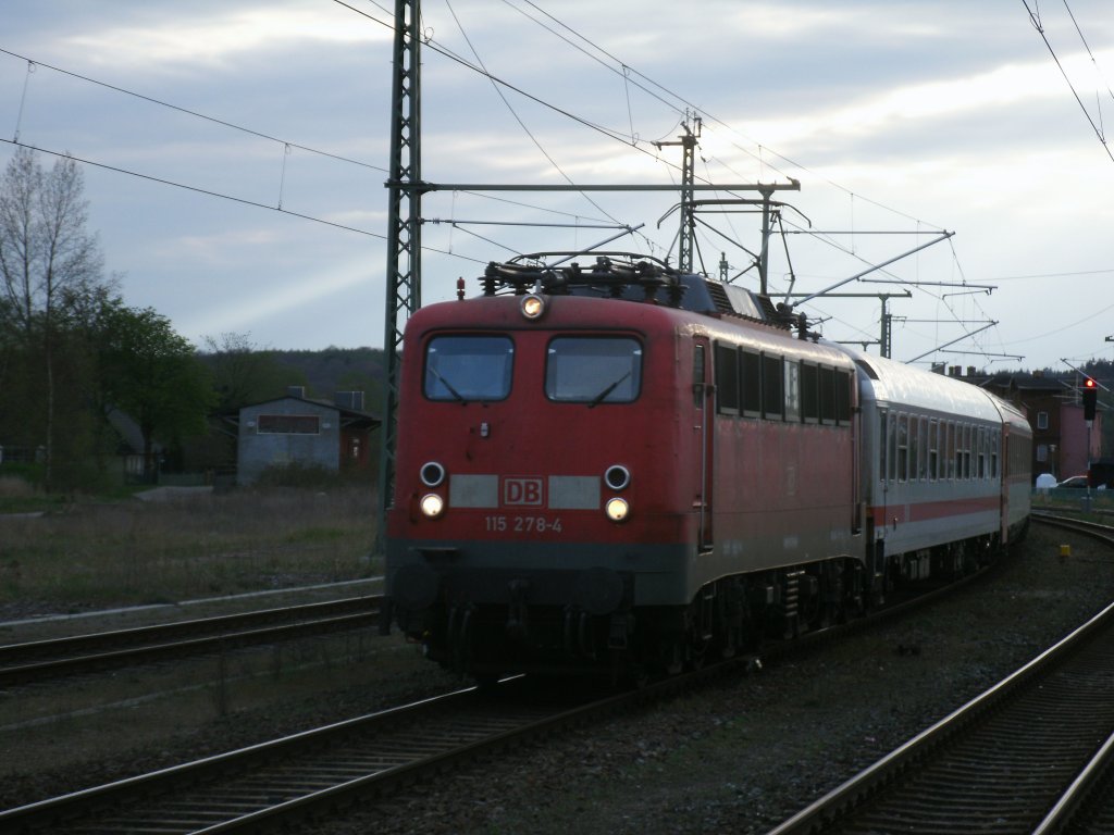 115 278-4 fuhr,am 27.April 2012,ohne Halt,mit dem EC 378 Wien-Binz,durch Lietzow. 