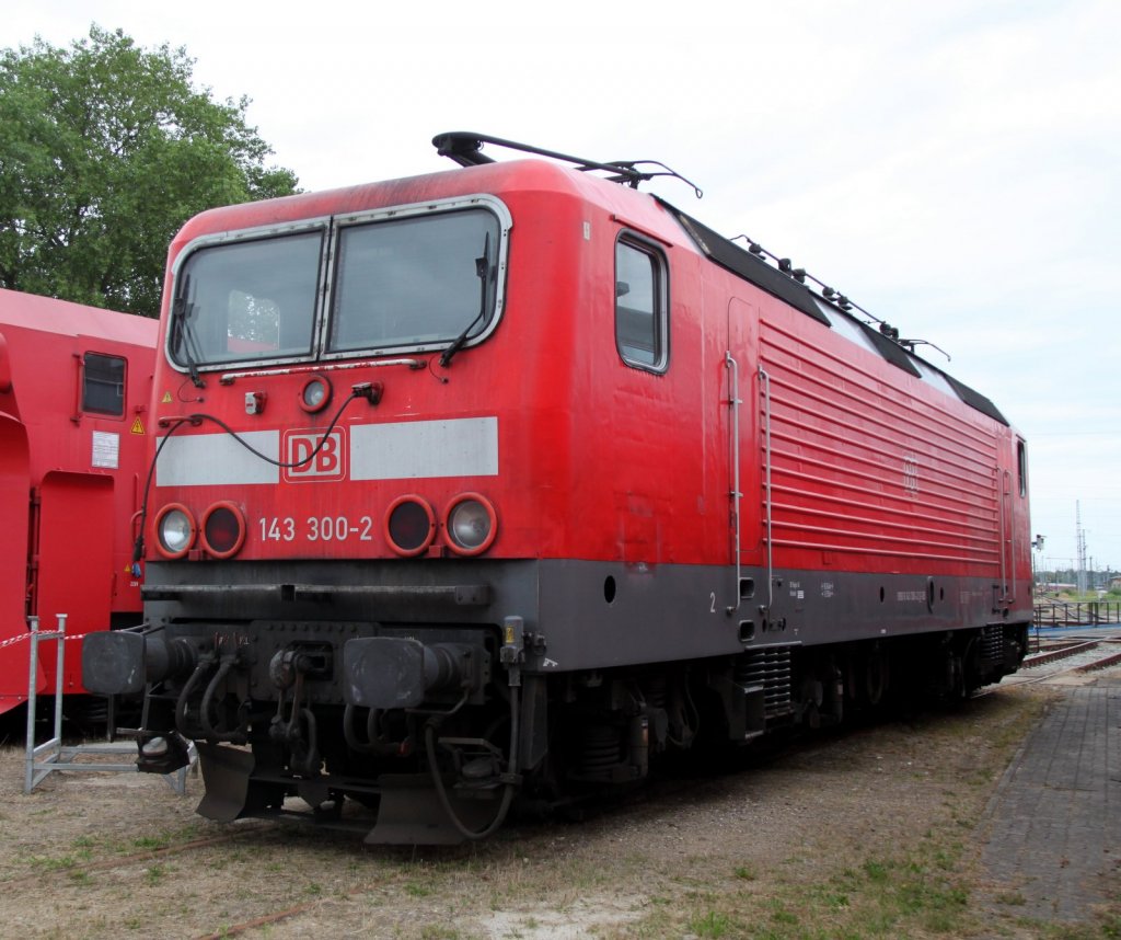 143 300-2 abgestellt im BW Rostock Hbf.29.07.2012