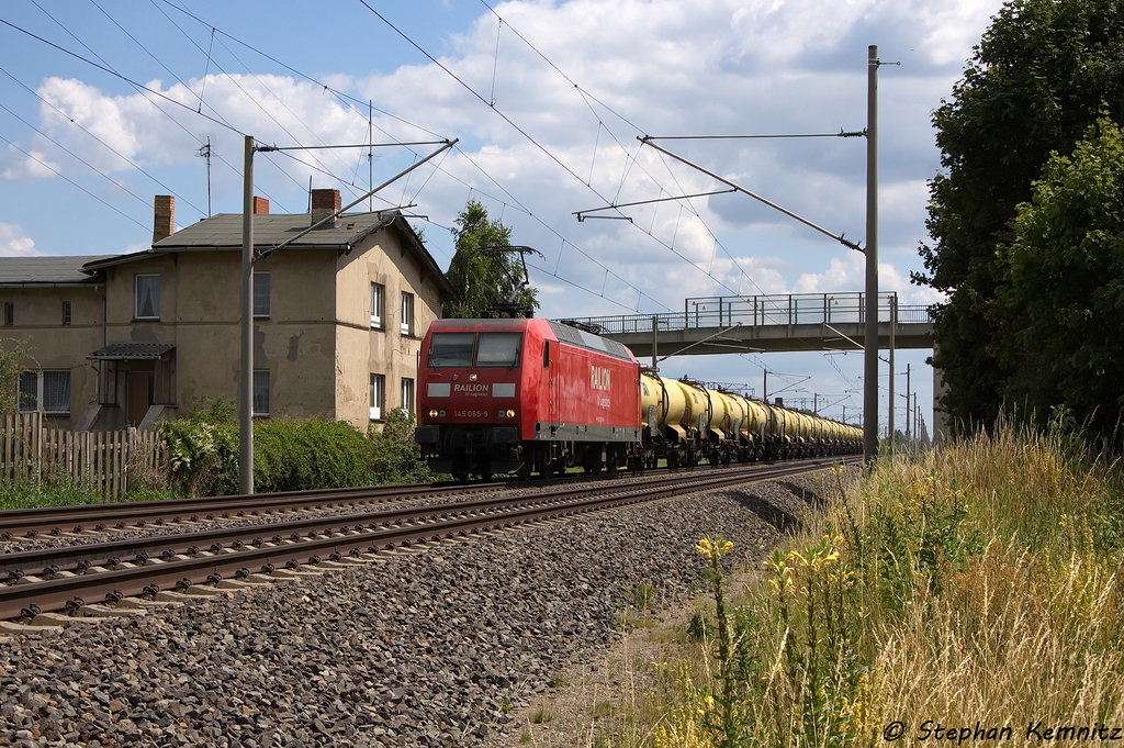 145 065-9 DB Schenker Rail Deutschland AG mit einem Kesselzug  Schwefels�ure mit mehr als 51% S�ure  in Vietznitz und fuhr in Richtung Wittenberge weiter. 18.07.2013