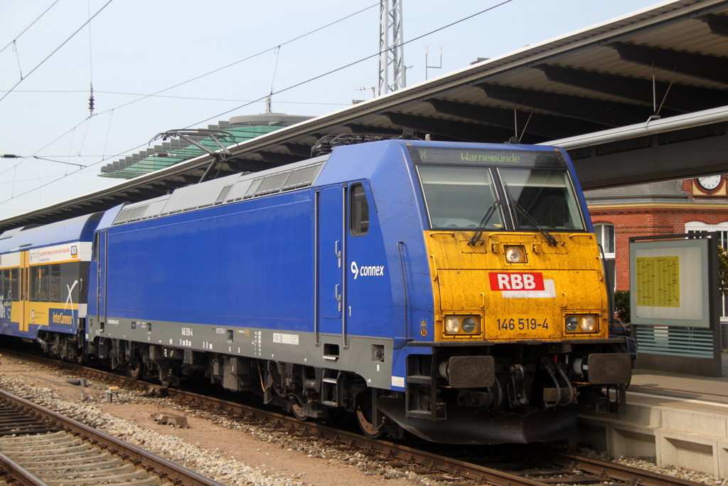 146 519-4 mit InterConnex  68904 von Warnemnde nach Leipzig Hbf bei der Einfahrt im Rostocker Hbf.26.07.2013