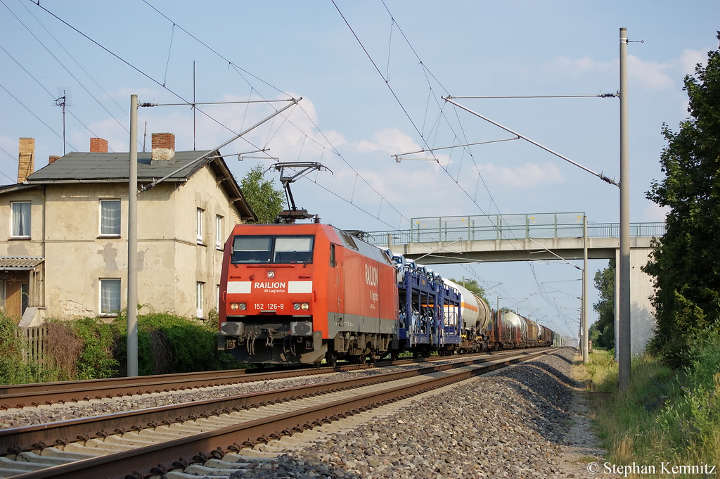 152 126-9 mit gemischten Gterzug in Vietznitz Richtung Friesack(Mark) unterwegs. 12.07.2011