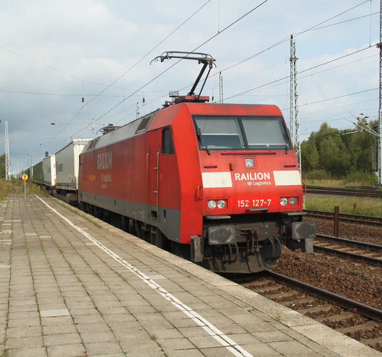 152 127-7 TEC 41911 Rostock Seehafen-Vels Vbf bei der Ausfahrt in Rostock-Seehafen Sd.11.09.2011