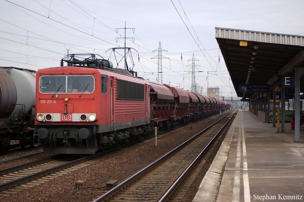 155 211-6 mit einem Tads Ganzzug in Berlin Schnefeld Flughafen in Richtung Genshagener Heide unterwegs. 10.02.2011