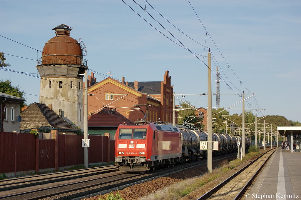 185 058-5 mit einem Schwefelkesselzug in Rathenow Richtung Stendal unterwegs. 16.09.2011