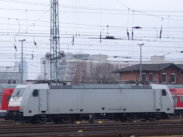 186 238-2 abgestellt im Rostocker Hbf.(18.03.2011)