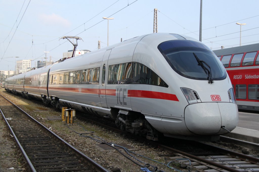 415 023-1 hatte am 31.03.2012 im Hbf Mnchen Pause.