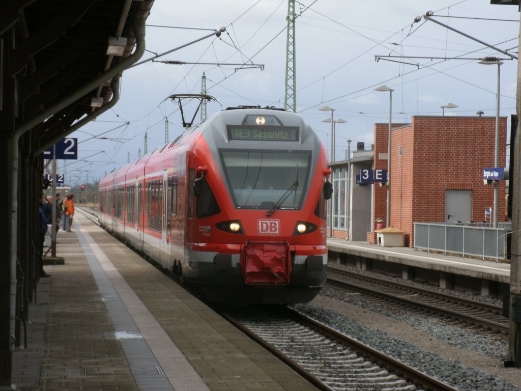 429 026-8 als RE 13007 Rostock-Sassnitz,am 31.M�rz 2012,bei der Einfahrt in Bergen/R�gen.