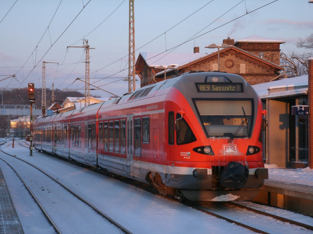 429 028-4 mit dem RE 13013 Rostock-Sassnitz,am 06.Februar 2012,in Bergen/R�gen.