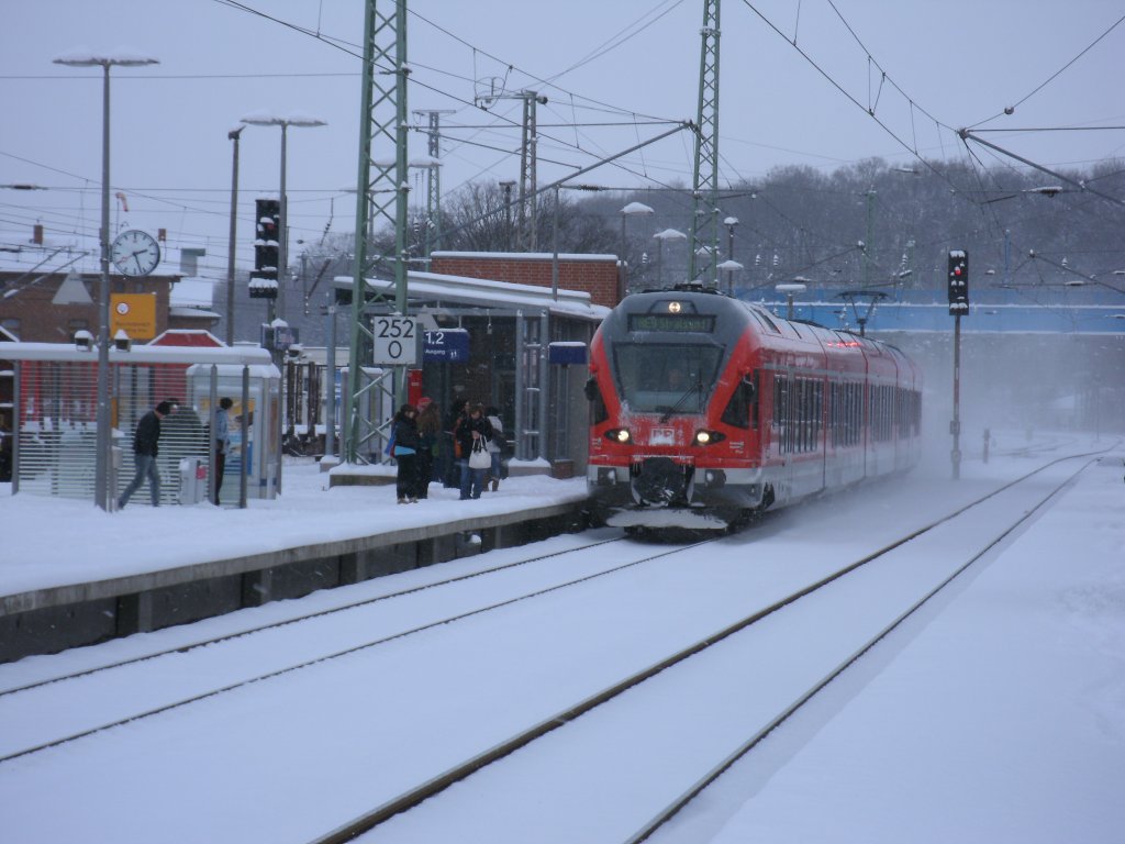429 029-2 als RE 13028 Binz-Stralsund,am 02.Februar 2012,in Bergen/R�gen.