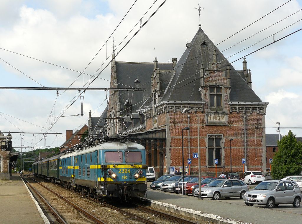 Abschied reeks 23 (Baureihe23). Binche 23-06-2012.
Afscheid van de reeks 23 Binche 23-06-2012.