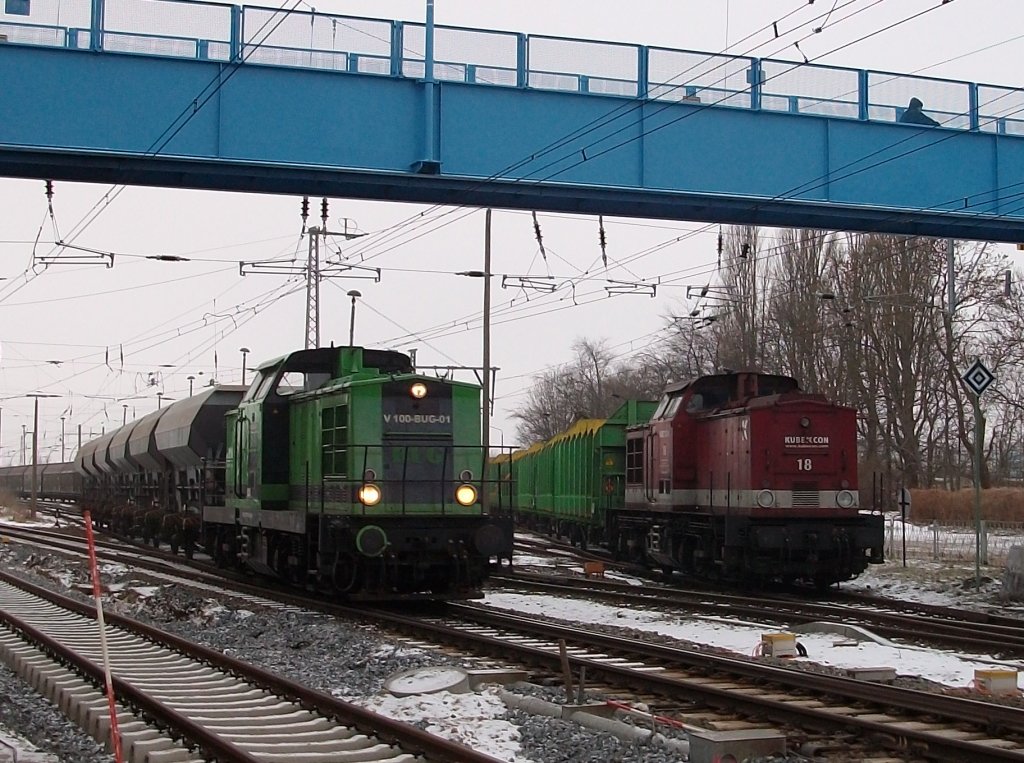 BUG-V100 01 und KUBCON-18 nebeneinander am 01.Februar 2011 in Bergen/R�gen.