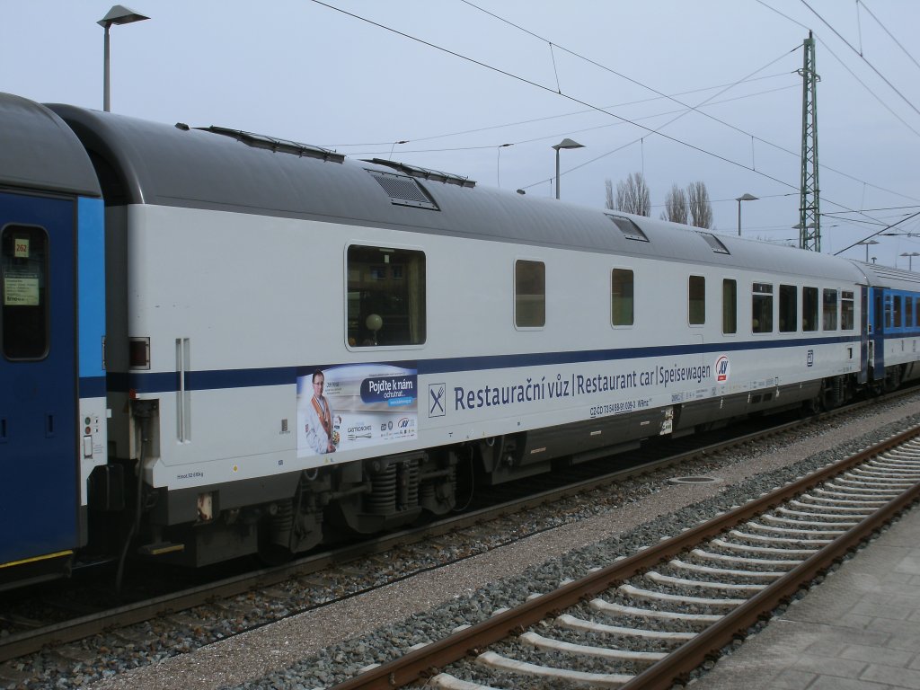 CD Speisewagen WRmz 73 54 88-91 009-3 im EC 379 Binz-Brno am 26.M�rz 2012.