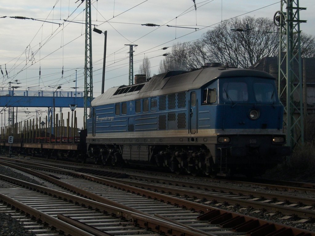 D06 auf dem Ausziehgleis am ehmaligen Kleinbahnhof am 03.Dezember 2009 in Bergen/R�gen.