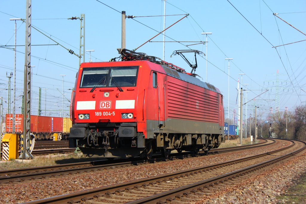 DB Schenker Rail 189 004-5 bei der Ausfahrt in Hamburg Waltershof (Rbf Alte S�derelbe)am 28.03.2012