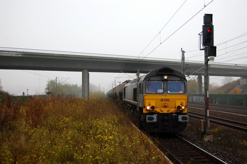 DE 6302 (266 034-8) im Dienst f�r Crossrail mit einem Kesselzug in Wustermark. 02.11.2010
