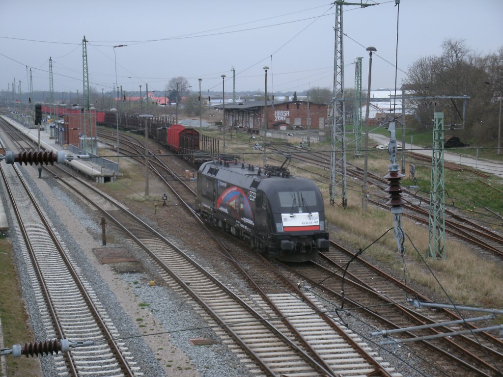 Der EGP Taurus ES64U2-002 fuhr,am 20.April 2012,in Bergen/R�gen zum Ausfahrsignal um danach nach Klementelvitz zufahren.