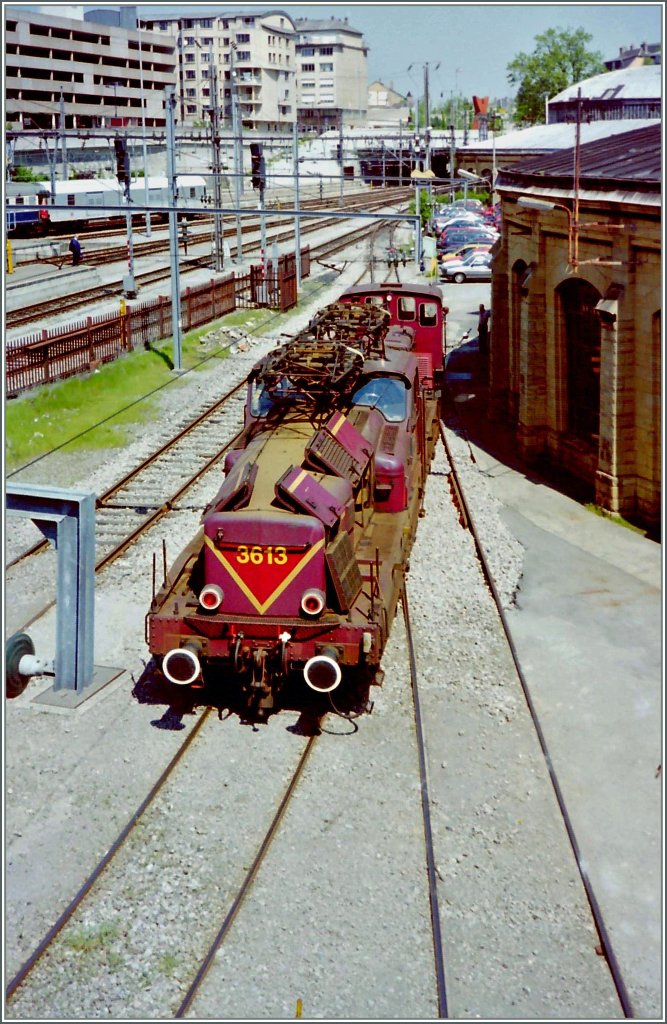 Die CFL 3613 in einem fragwrdigen Zustand in Luxembourg. 
13. Mai 1998 (gescannts Negativ)