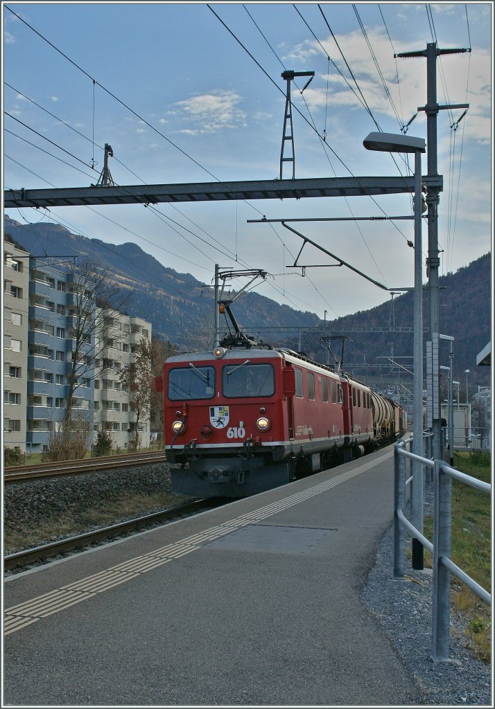 Die einfache Fahrt auf den Schrottplatz wurde gestrichen, auch heute noch kann die RhB nicht auf die letzten vier Ge 4/4 I verzichten. 
Chur Wiesental, den 1. Dez. 2011