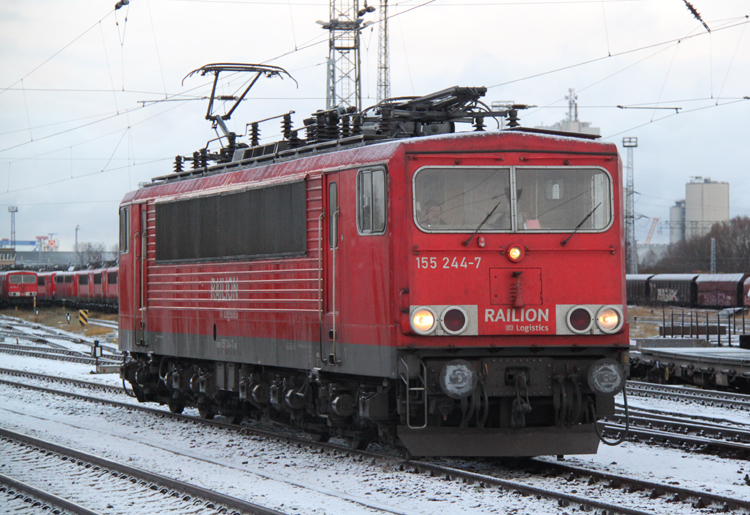 Die jagt auf 155 244-7 war am 10.12.2011 im Haltepunkt Rostock-Toitenwinkel erffnet.