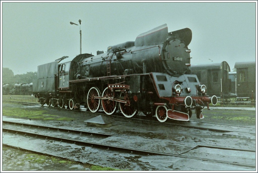 Die PKP Ol 49-81 in Wolstyn.
(Gescanntes Negativ) 28. Aug. 1994