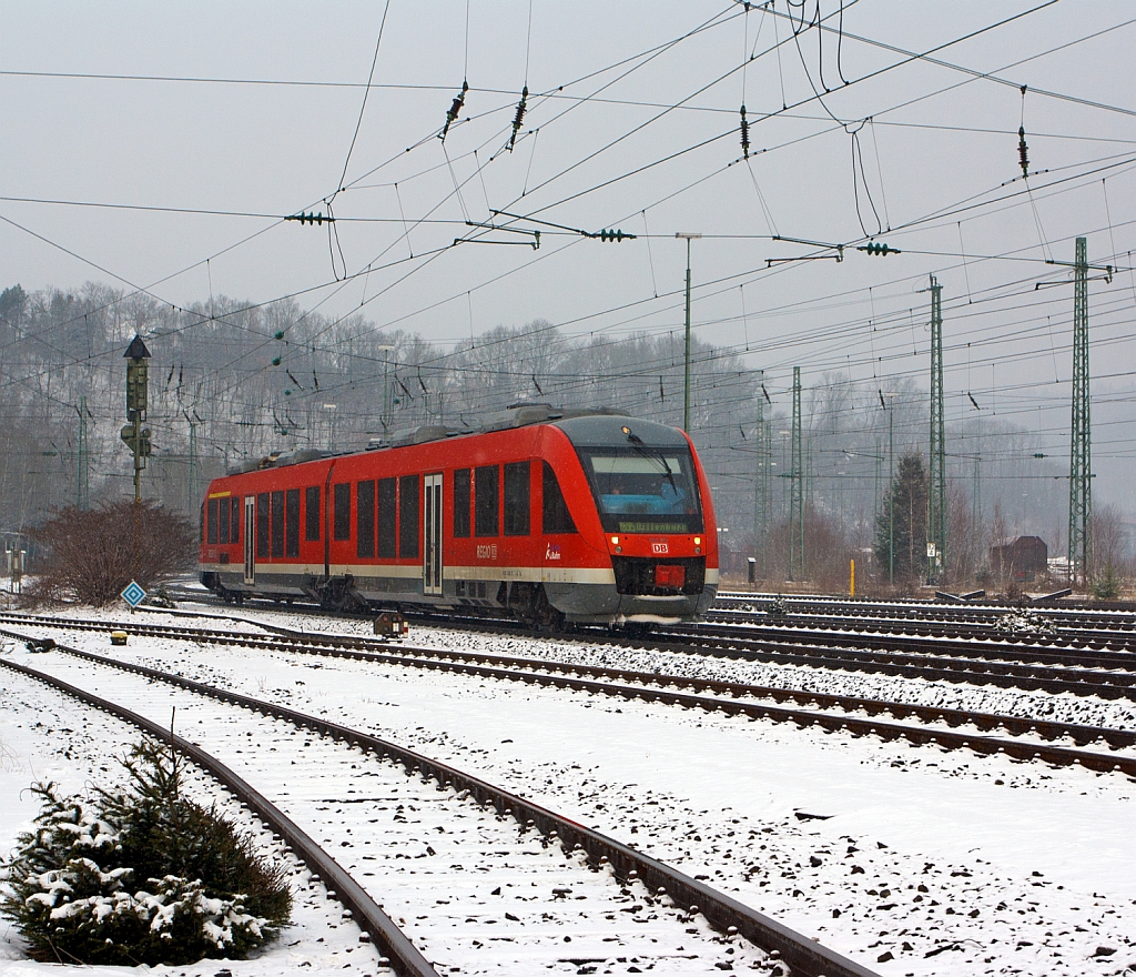 Dieseltriebwagen 648 201 / 701 (Alstom Coradia LINT 41) der DreiLnderBahn als RB 95 (Au/Sieg-Siegen-Dillenburg), am 24.02.2013kurz vor der Einfahrt in den Bahnhof Betzdorf/Sieg.