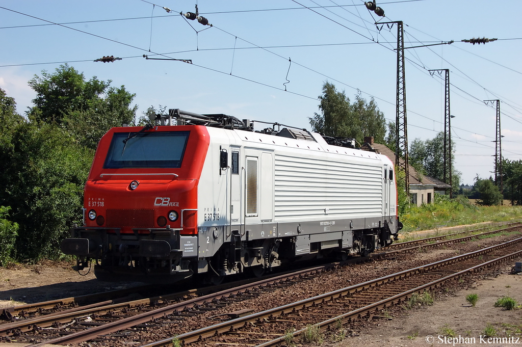 E 37 518 CBRail im Dienst fr Captrain Deutschland GmbH stand in Grokorbetha und wartet auf neue Einstze. 26.07.2011