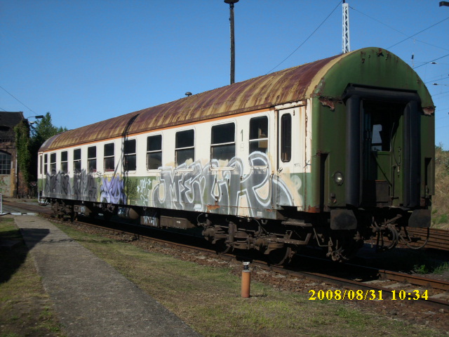 Ehmaliger DR-1.Klasse Reisezugwagen Eigent�mer:R�bel-M�ritz-Eisenbahn am 31.August 2008 in der Einsatzstelle Berlin Lichtenberg.