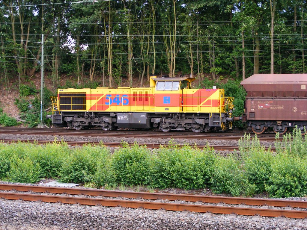 Eine MaK 1206 der Eisenbahn und H�fen ist am 23.07.2010 mit einem G�terzug in Dortmund-Marten-S�d unterwegs.