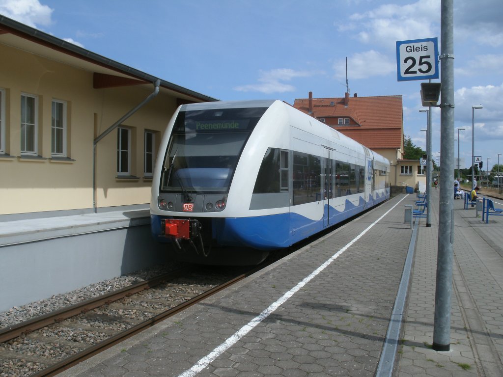 Einen Abstecher zum Bahnhof Zinnowitz z�hlte,am 23.Juni 2012,mit auf dem Programm so das ich den 646 111-4 nach Peenem�nde am 23.Juni 2012 fotografieren konnte.