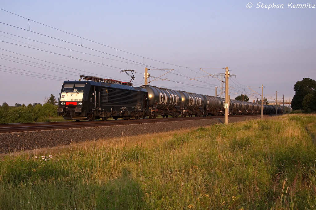 ES 64 F4 - 008 (189 908-7) MRCE Dispolok GmbH fr LEG - Leipziger Eisenbahnverkehrsgesellschaft mbH mit einem Kesselzug  Dieselkraftstoff oder Gasl oder Heizl (leicht)  in Vietznitz und fuhr in Richtung Wittenberge weiter. 09.07.2013