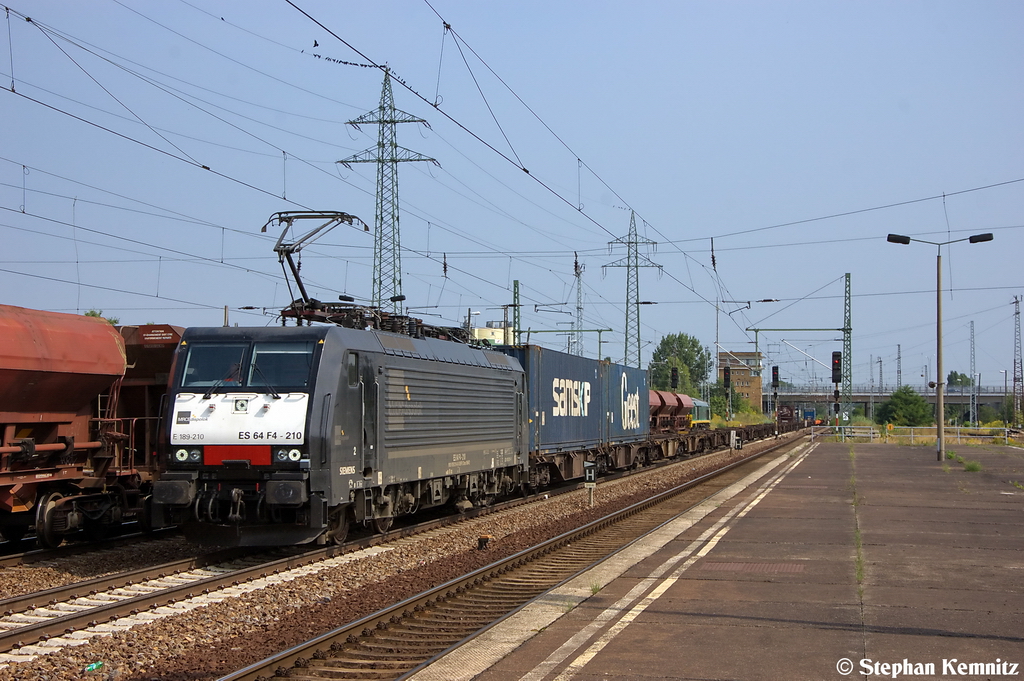 ES 64 F4 - 210 (189 210-8) MRCE Dispolok GmbH f�r ERS Railways B.V. mit einem Containerzug von Zwarzedz nach Rotterdam in Sch�nefeld. 21.08.2012