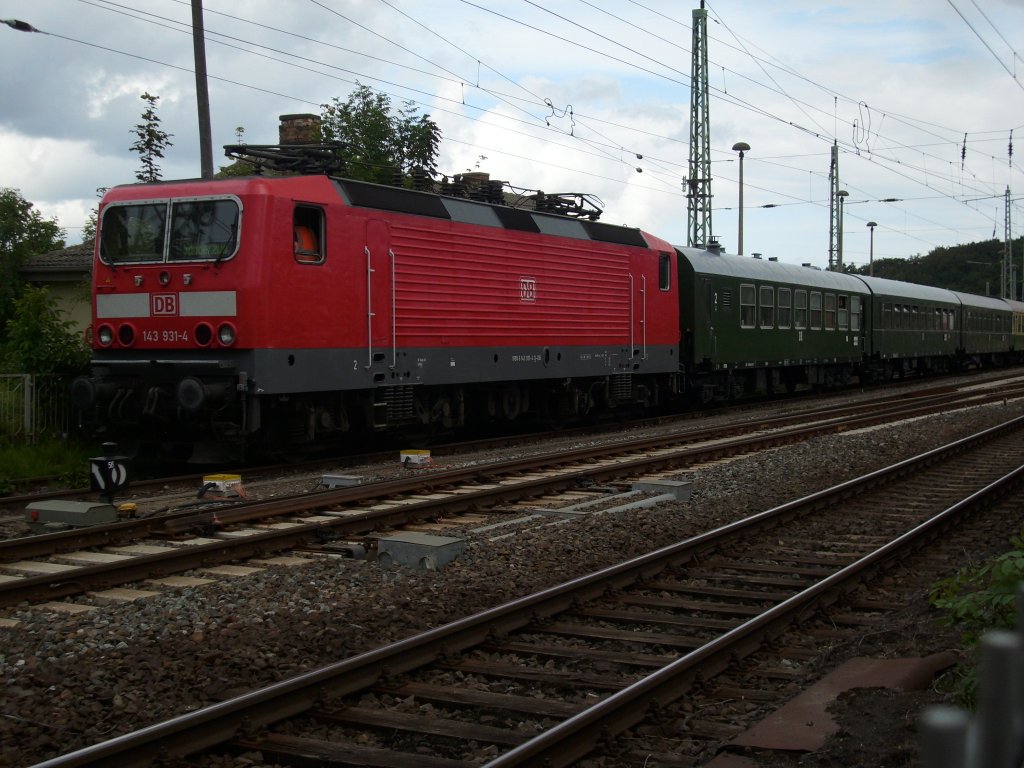 F�r die angek�ndigte 143 001 brachte die Cottbuser 143 931 am 11.Juli 2009 einen Sonderzug nach Bergen/R�gen.