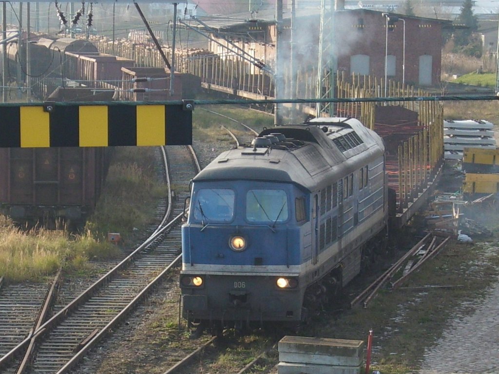 Geballte Russenpower am 03.Dezember 2009 als D06 auf der Ladestra�e von Bergen/R�gen rangierte. 