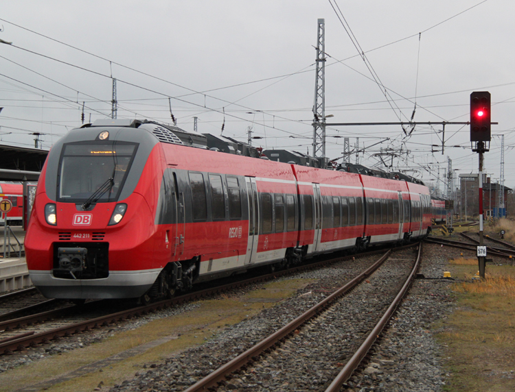 Hamster-Alarm in Rostock:Talent 2 442 211 beim Rangieren im Rostocker Hbf.06.12.2011