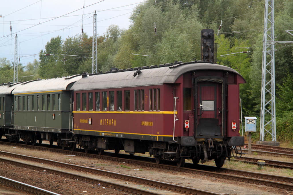 Historischer Speiewagen im Bahnhof Rostock-Bramow abgestellt.11.08.2013