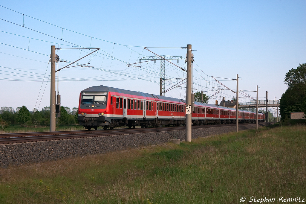 Kreuzfahrersonderzug DPN 2671 von Berlin Ostbahnhof nach Warnem�nde in Vietznitz und geschoben hatte die 112 188-8. 15.05.2013