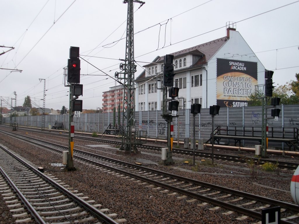 Lichtausfahrsignale Richtung Wustermark und NBS nach Hannover in Berlin Spandau.